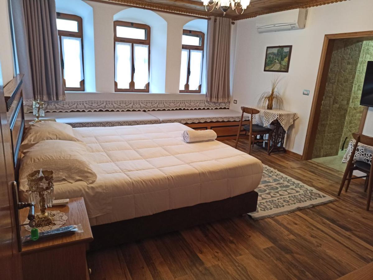 Boutique Hotel Praga Gjirokastra Kültér fotó