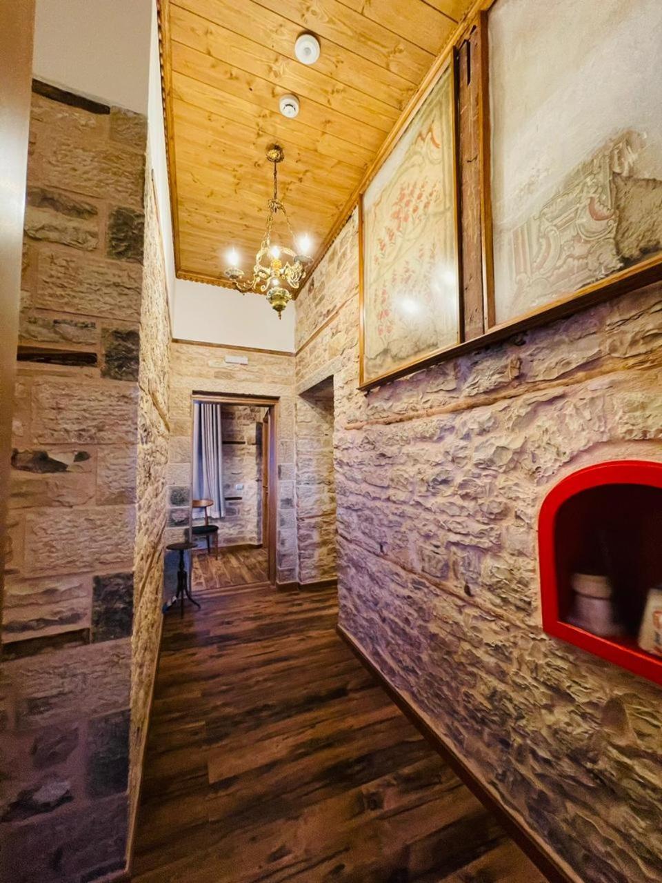 Boutique Hotel Praga Gjirokastra Szoba fotó