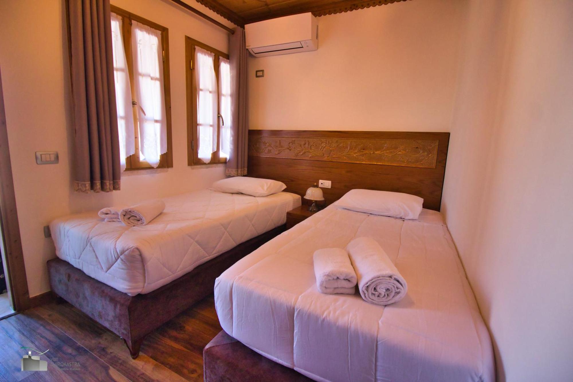 Boutique Hotel Praga Gjirokastra Szoba fotó