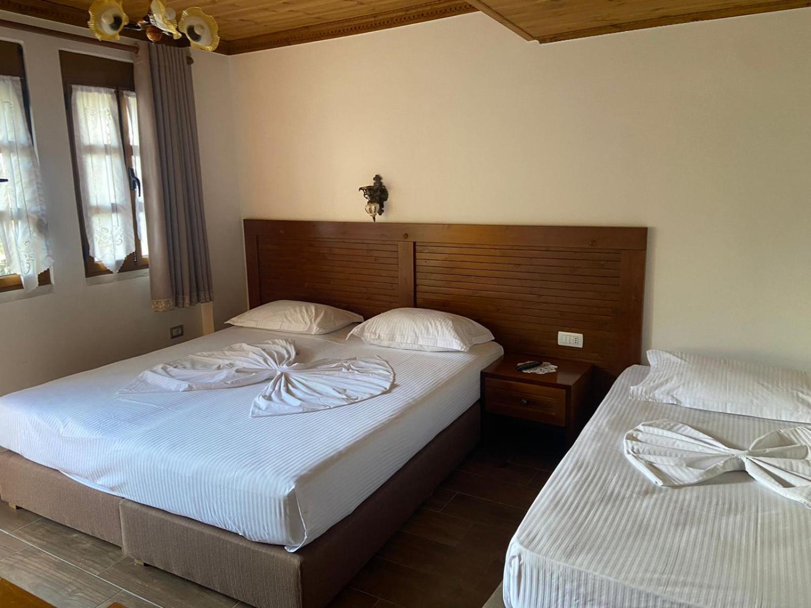 Boutique Hotel Praga Gjirokastra Kültér fotó