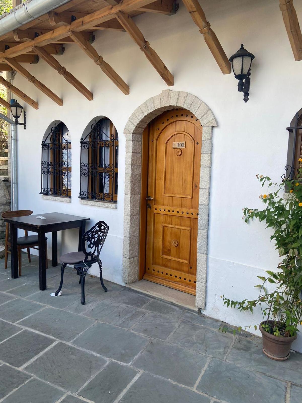 Boutique Hotel Praga Gjirokastra Kültér fotó
